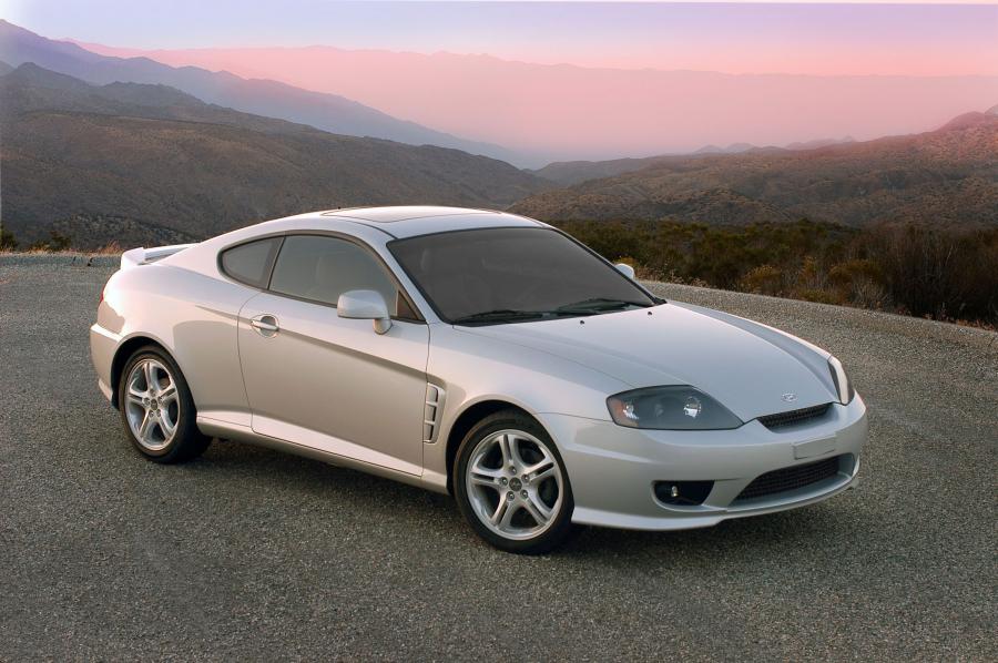  Hyundai Coupe 2004 года  (фото 7 из 20)